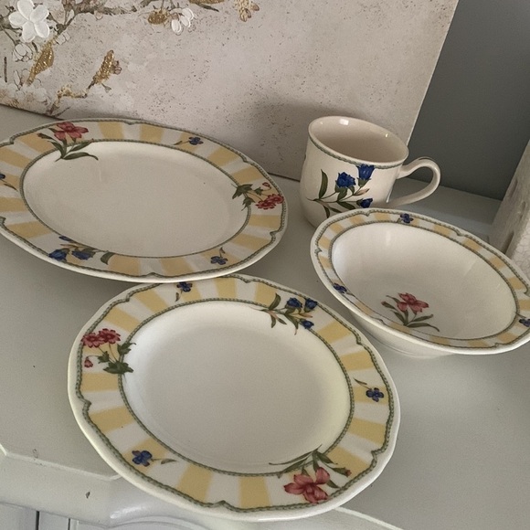 Homecraft by Noritake Ireland 9212 Summer Estate 1 set of 4, mug & plates‎ - Picture 4 of 14